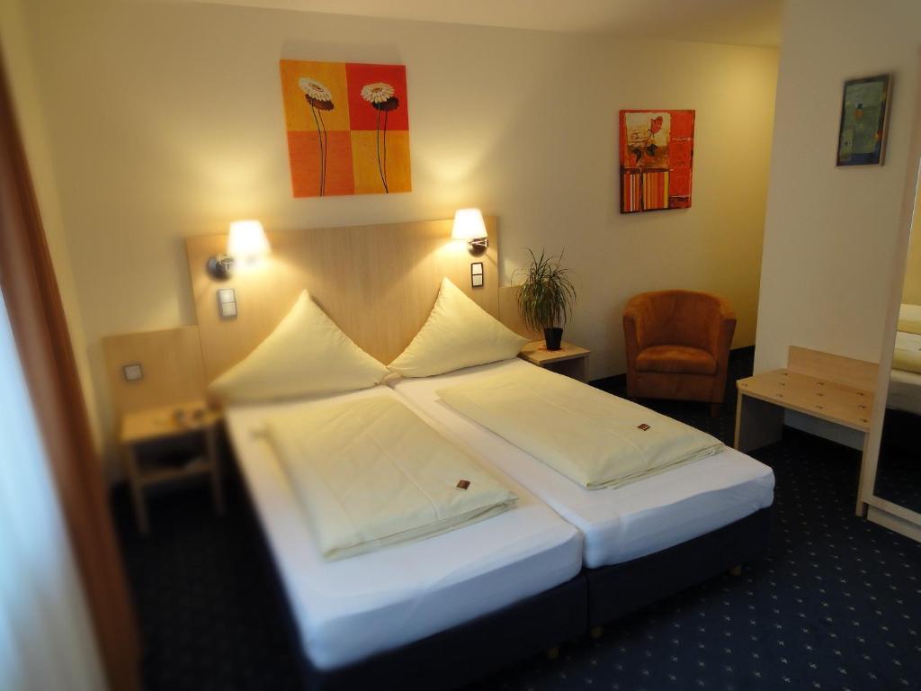 Landgasthof Hock Hotel Grossostheim Room photo